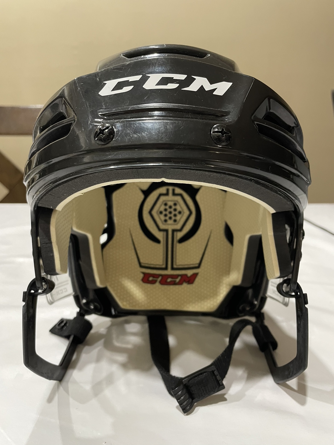 Hockey Helmet - size 6 7/8 to 7 3/8 or 55 to 59 cm