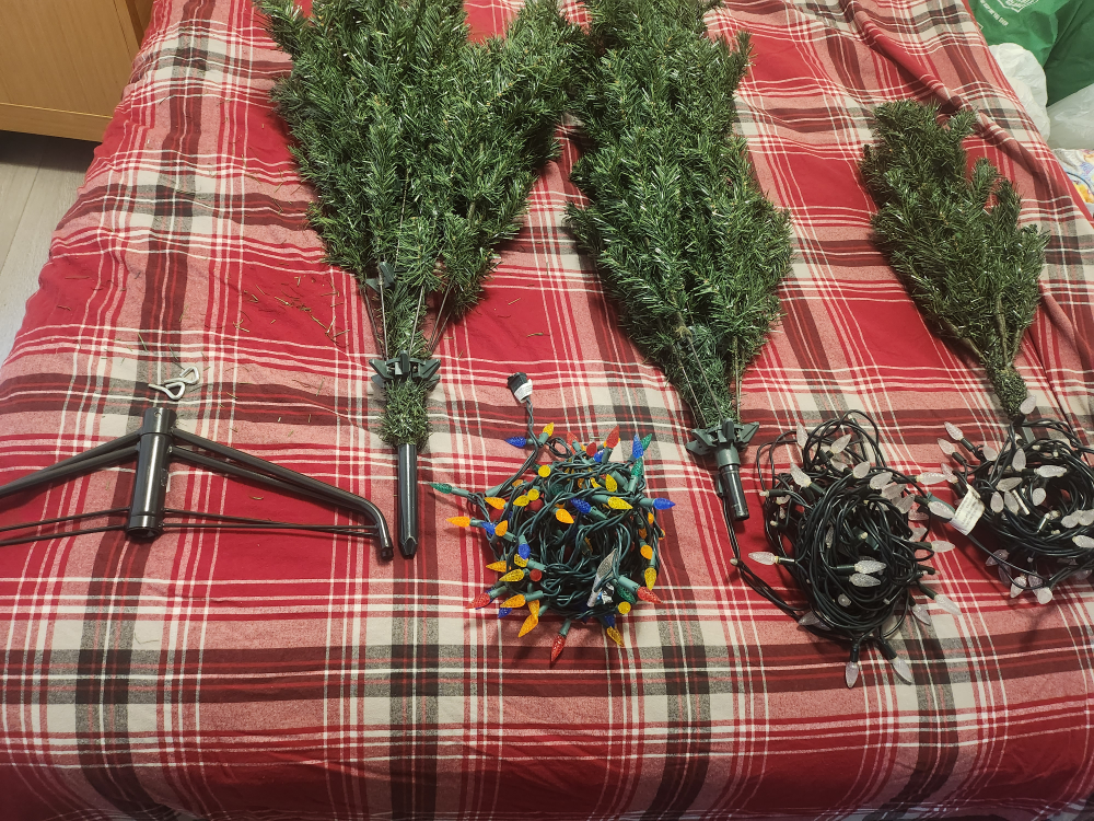 6ft artificial Christmas tree image indicator(2)