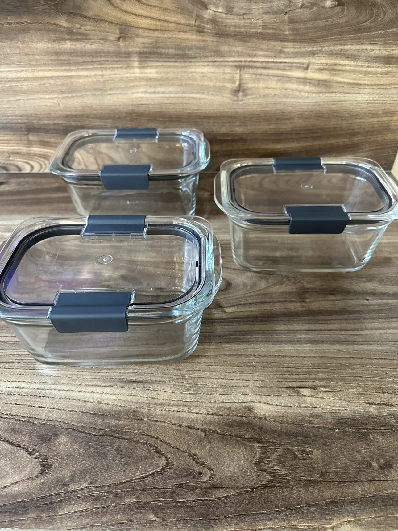 Rubbermaid glass containers (3)