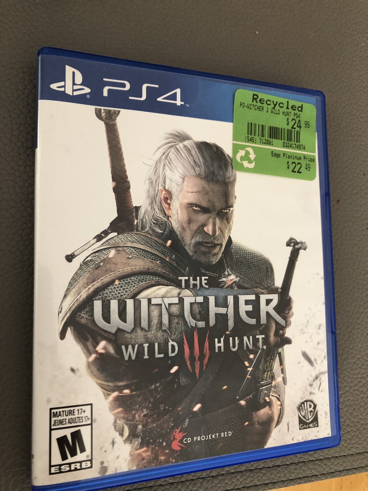 PS 4 500GB controller, camera, games image indicator(4)