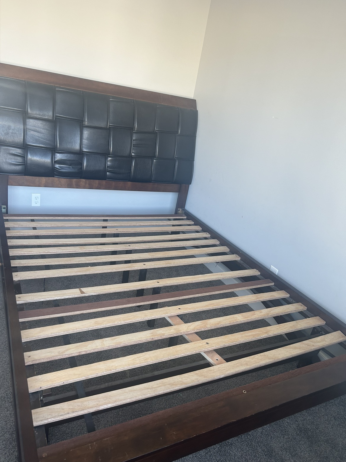 Queen bed frame with mattress - photo 5