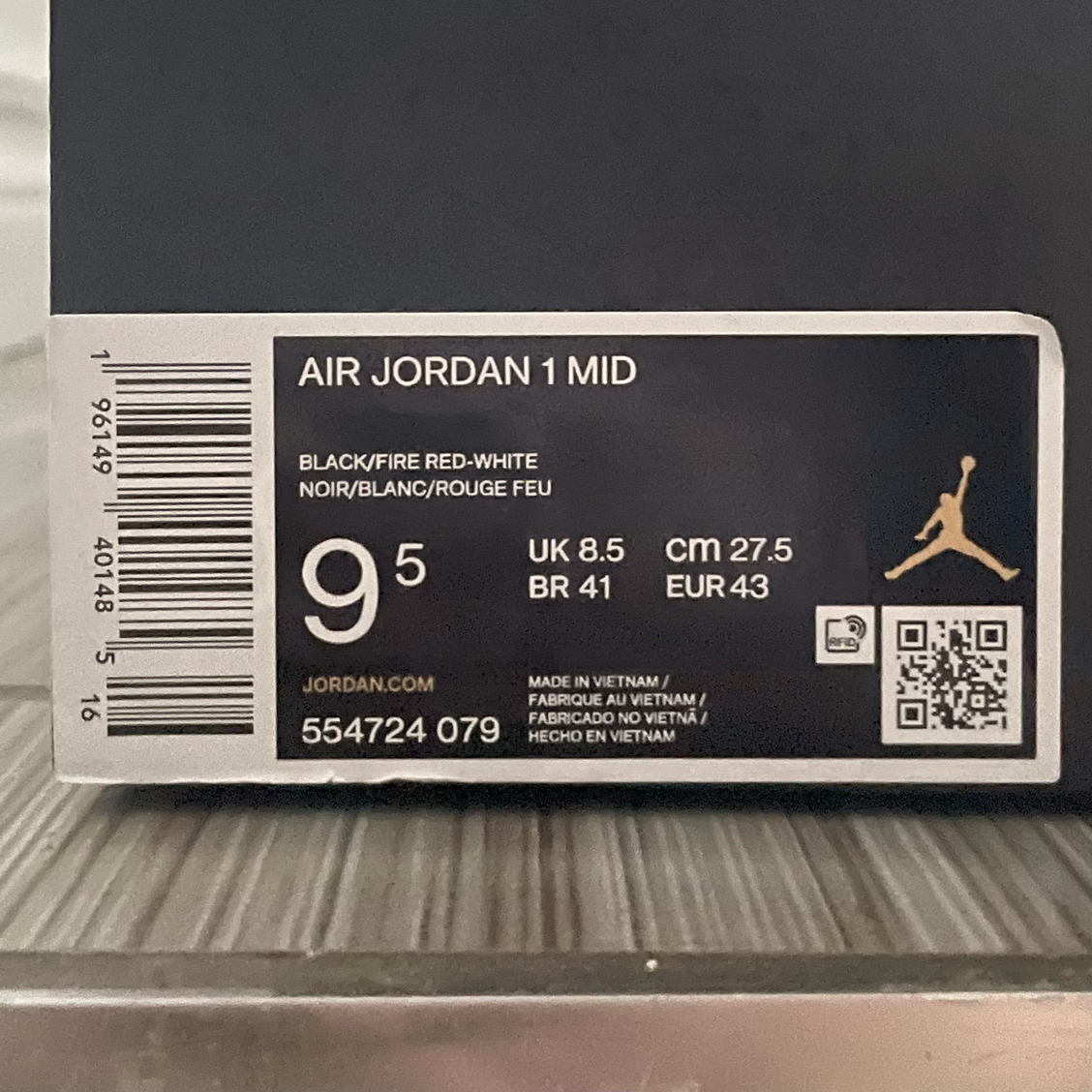 Air Jordan 1 Mid Size 9.5 - photo 4