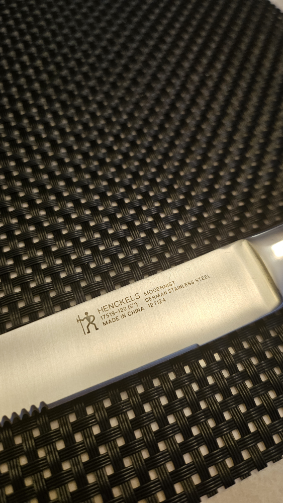 Brand New Henckels Steak Knife 8 Sets - photo 2