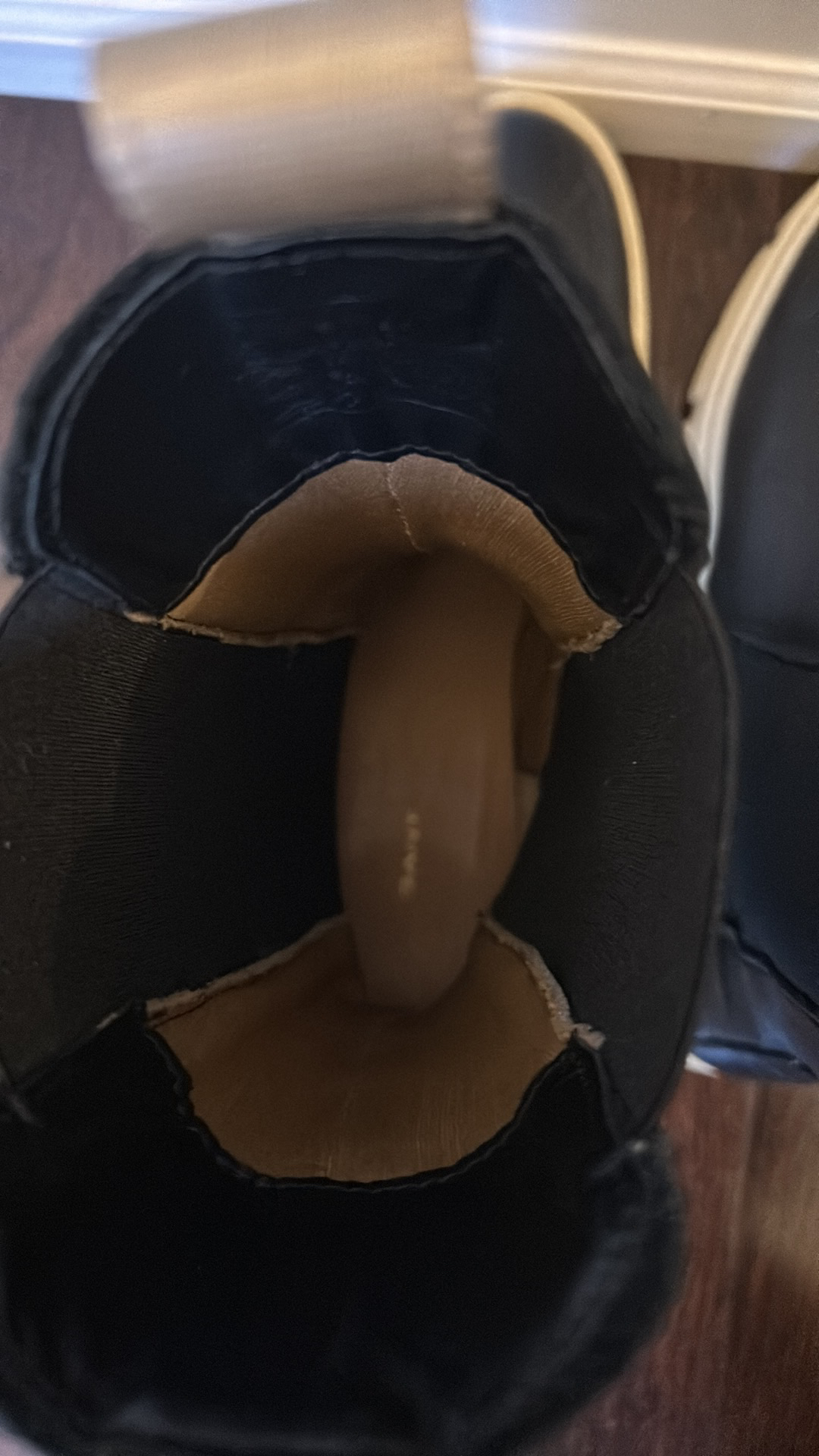 Chelsea boots image indicator(4)