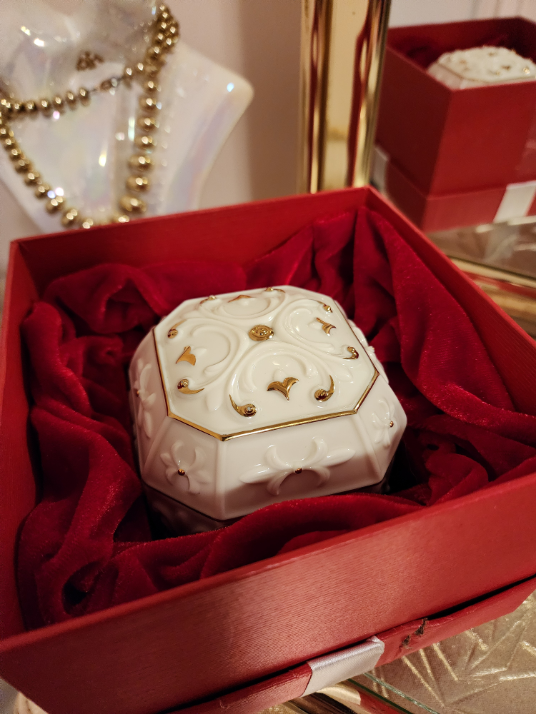 Jewelry Music Box 🎶✨️ image indicator(6)