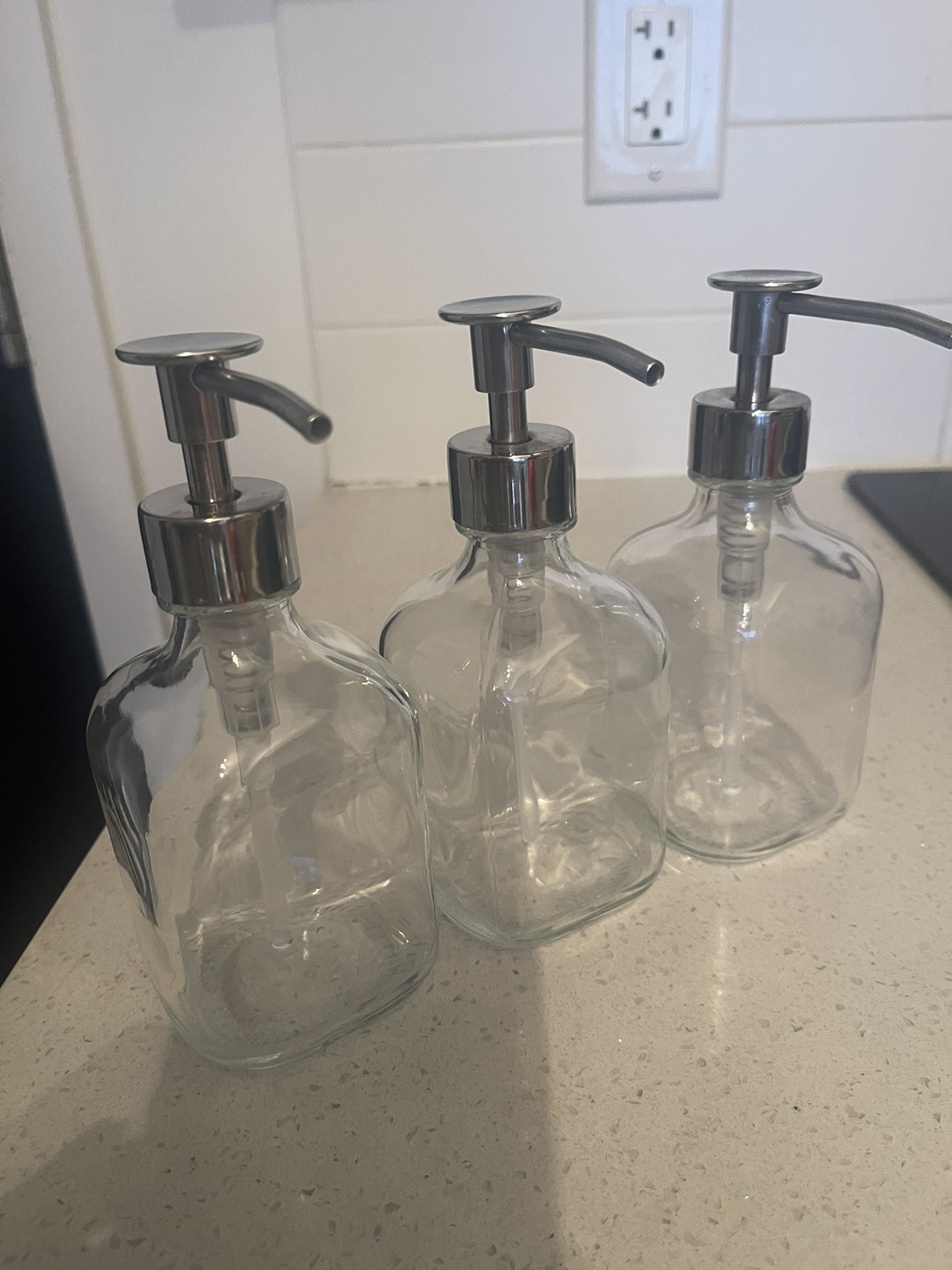 3 soap dispensers - photo 3
