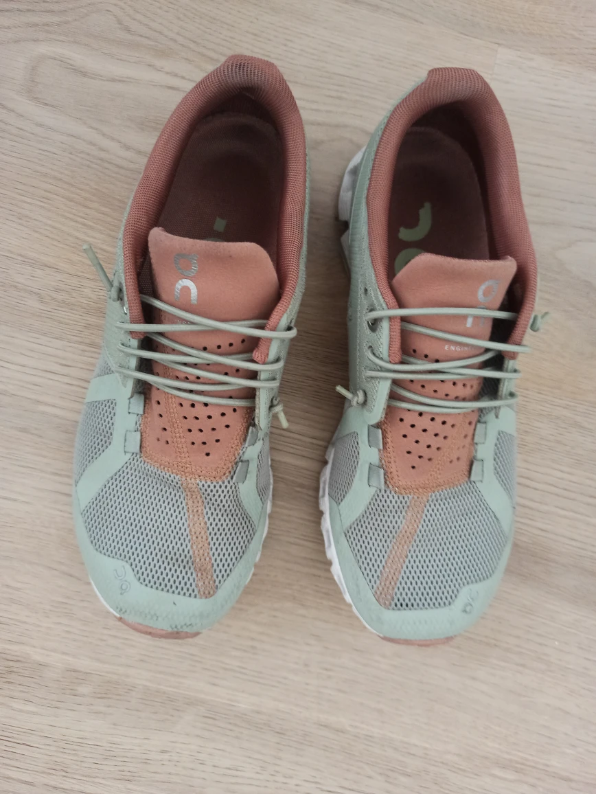On running sneakers - photo 2