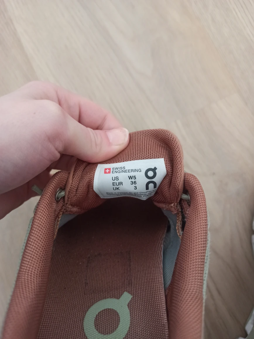 On running sneakers - photo 3