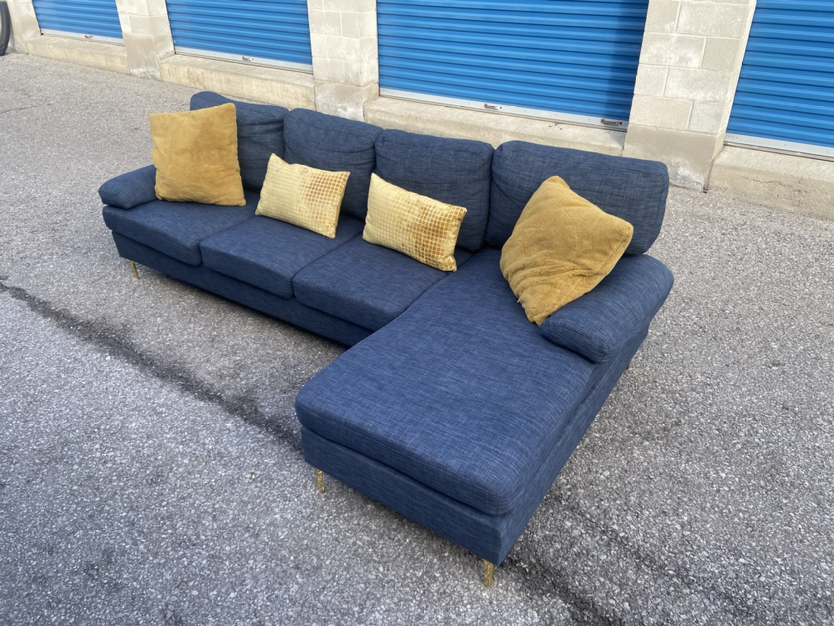 FREE DELIVERY• BLUEISH GREY SECTIONAL COUCH / SOFA w/ PILLOWS