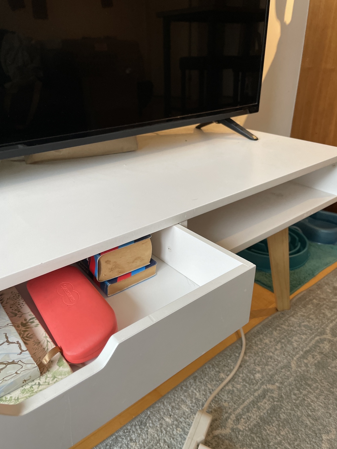 42” TV and TV Stand - photo 4