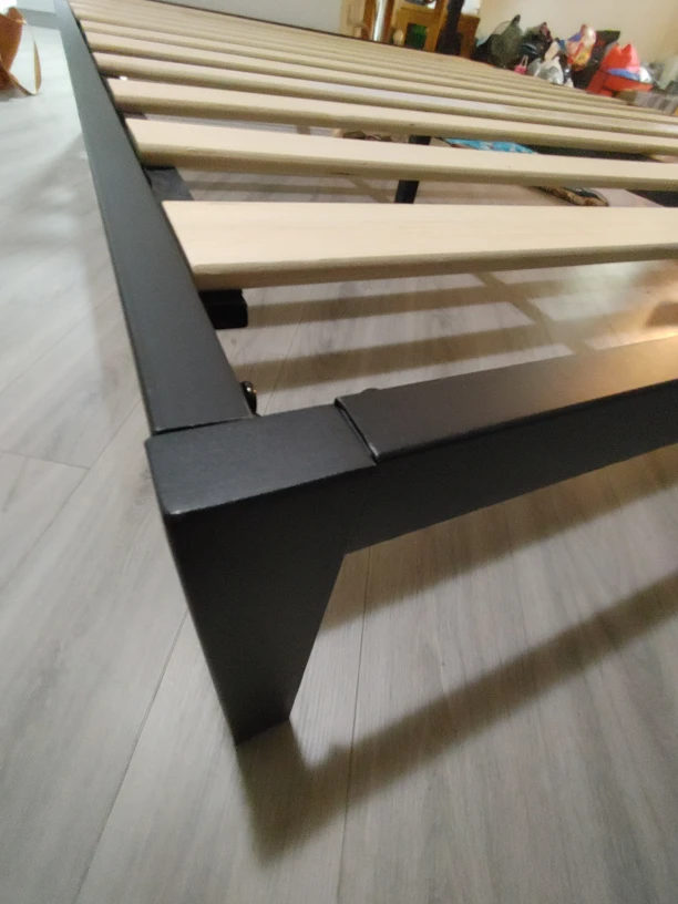 LIKE NEW METAL QUEEN SIZE BED FRAME! image indicator(3)