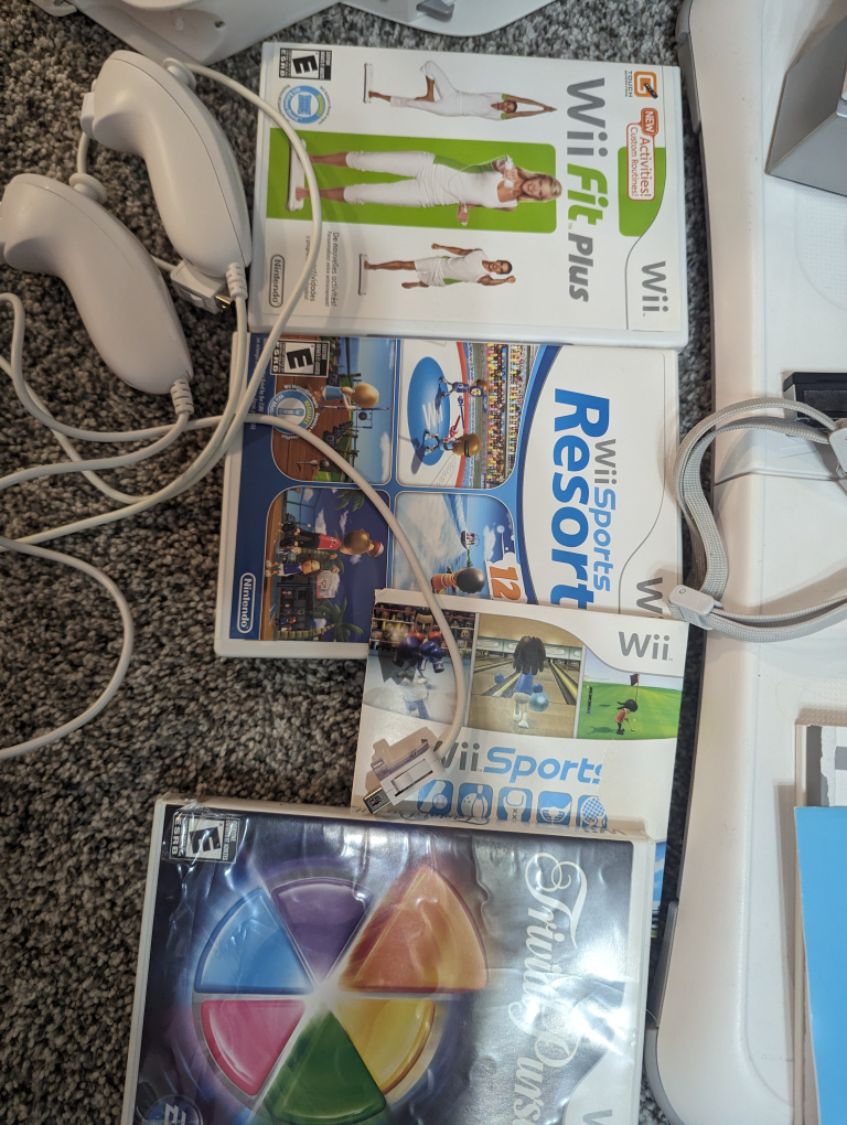 Wii game console - photo 2