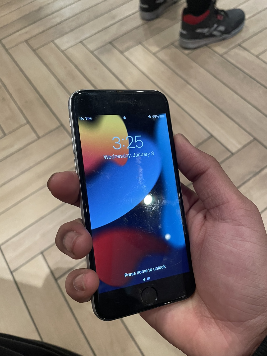 Like New - IPhone 6s 100% Battery Health image indicator(2)