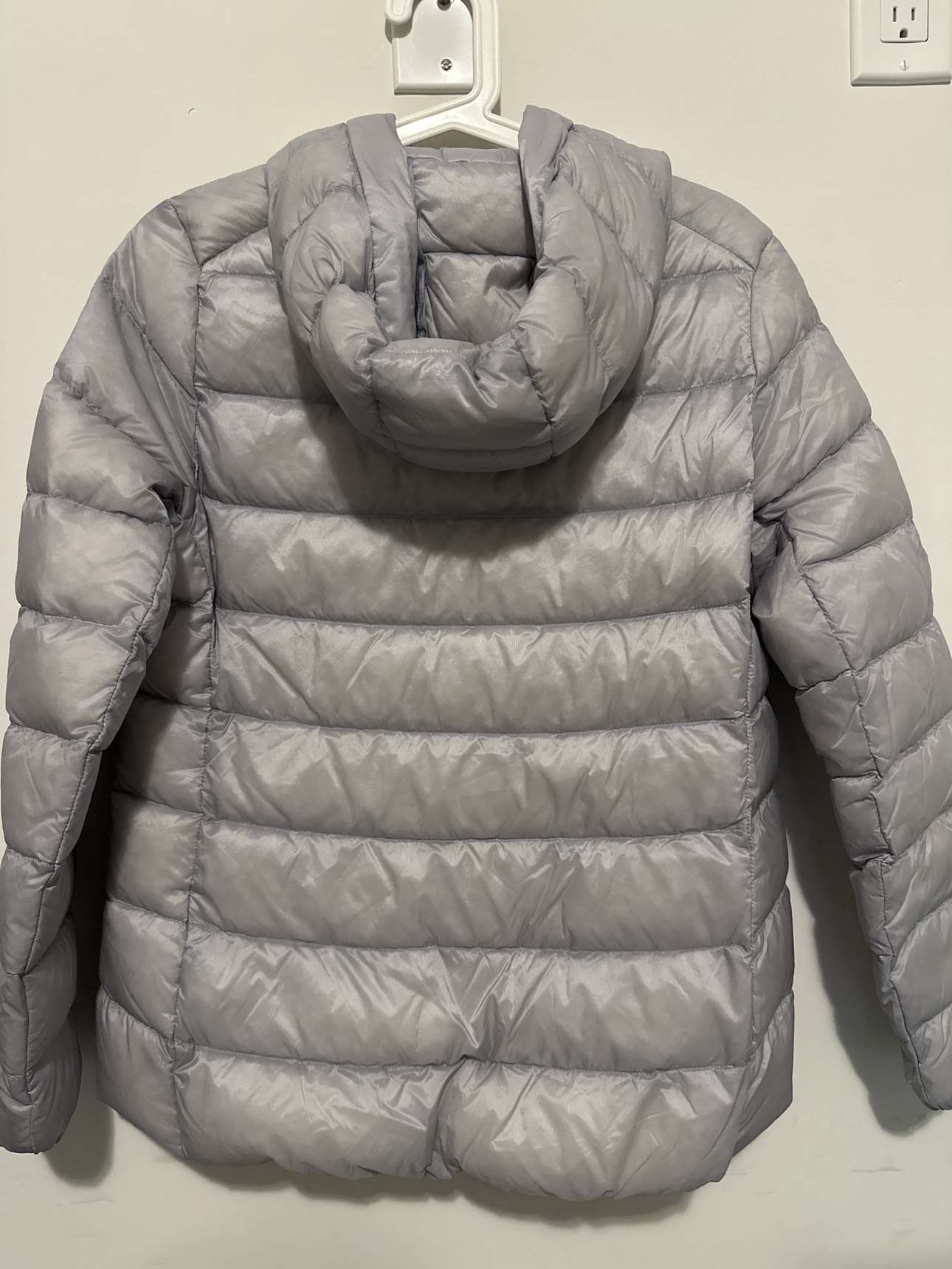 Uniqlo ultra light down jacket - photo 3