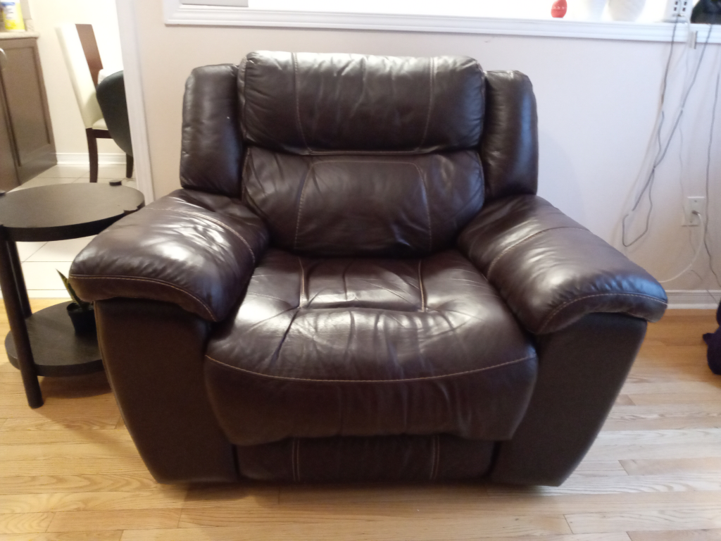 !!! Moving Sale !!!! Recliner Leather thumbnail