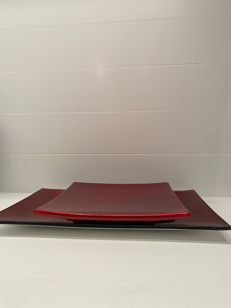 2 Red decorative dishes #freecycle - photo 2