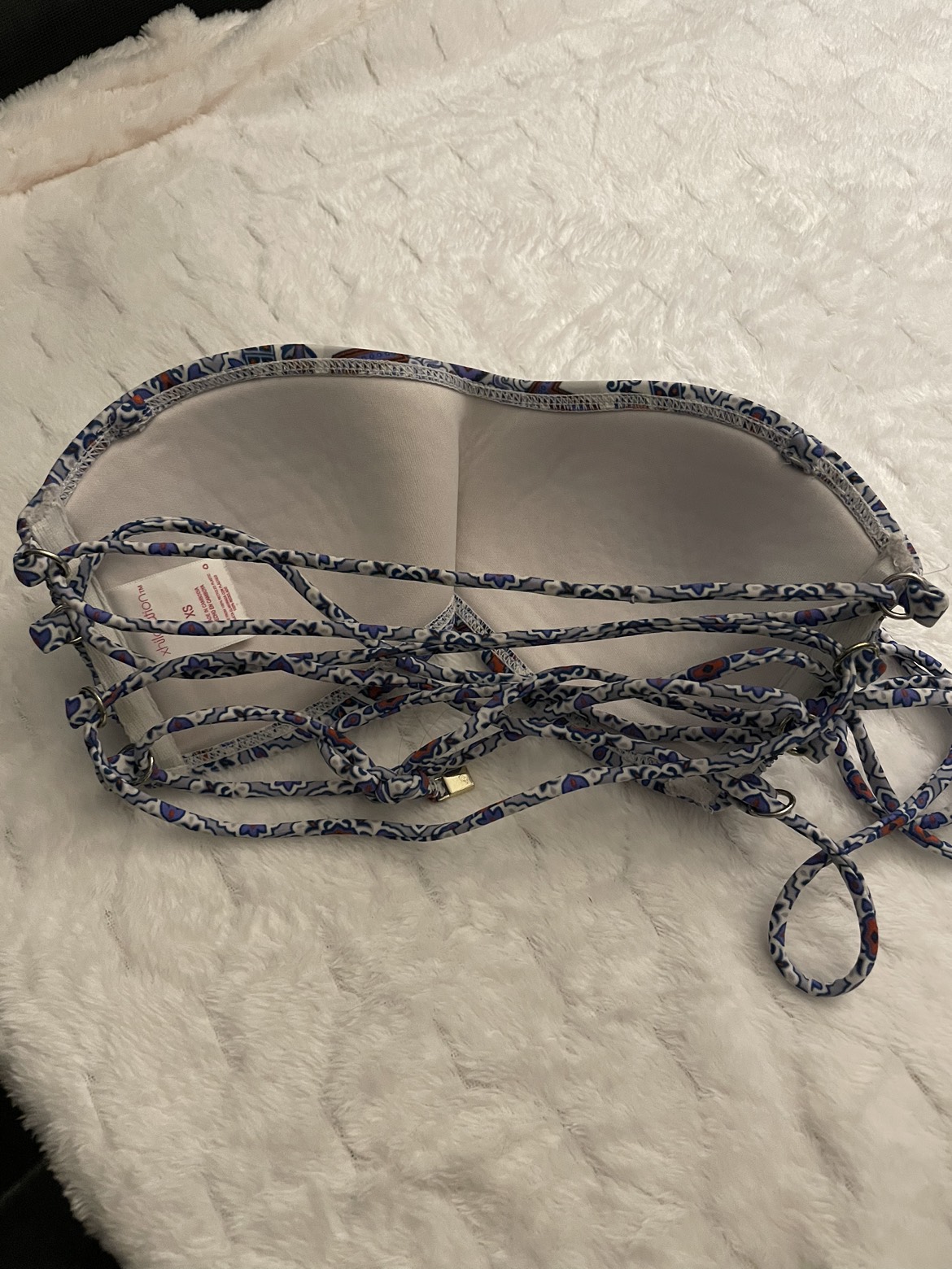 Beautiful patterned strapless bikini top - size XS image indicator(2)