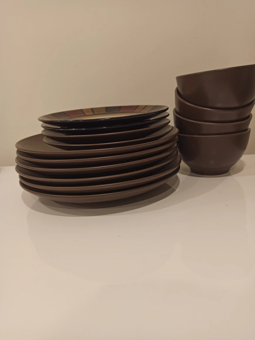 Plates and bowl set