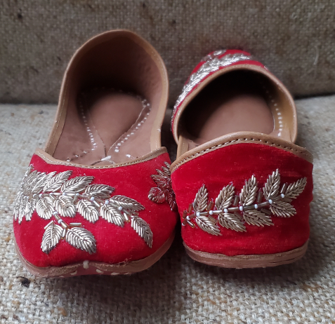 genuine leather flats from Dubai image indicator(2)