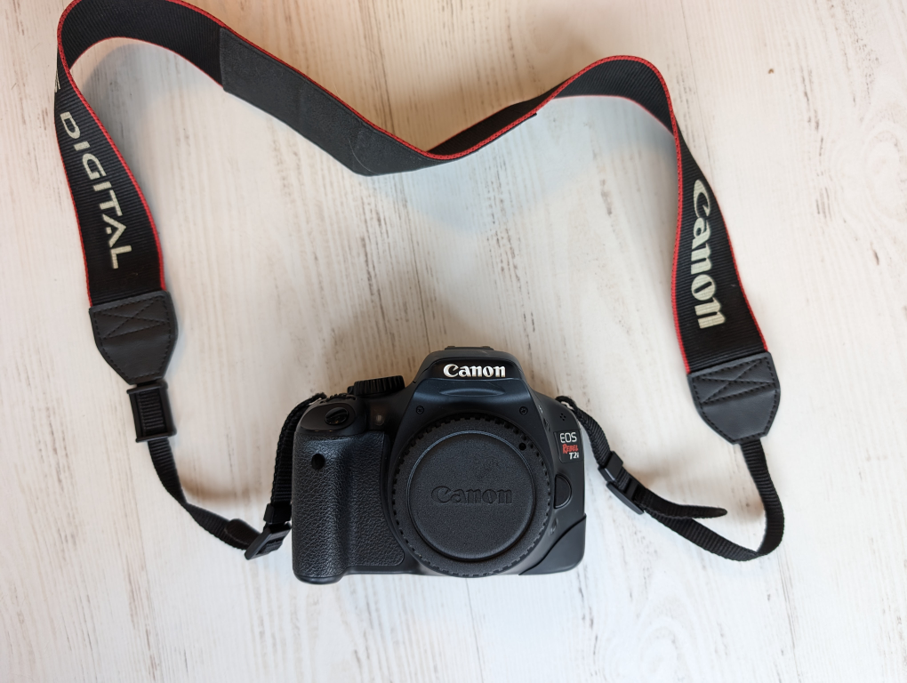 🥕 Canon T2i 550D w/ Extra Battery (no lens) - photo 2
