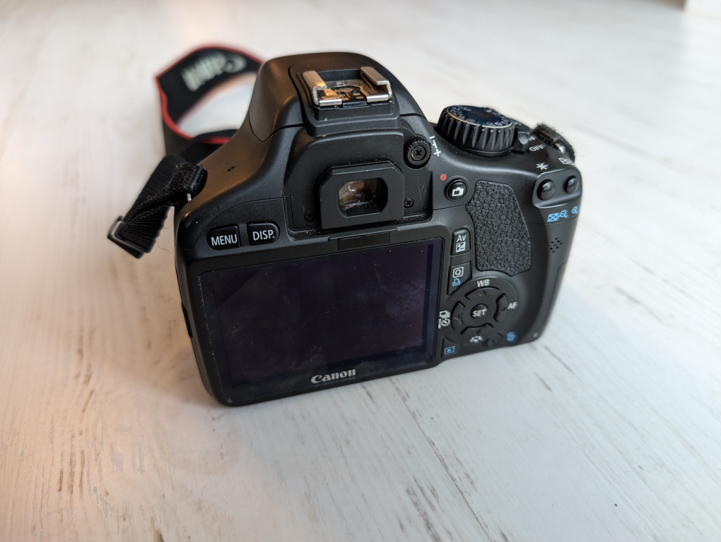 🥕 Canon T2i 550D w/ Extra Battery (no lens) - photo 4