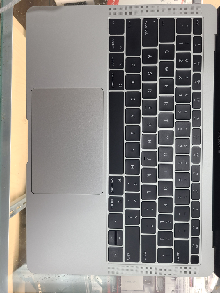 Apple MacBook Air (Retina, 13-inch, 2018) in Good Condition - photo 4