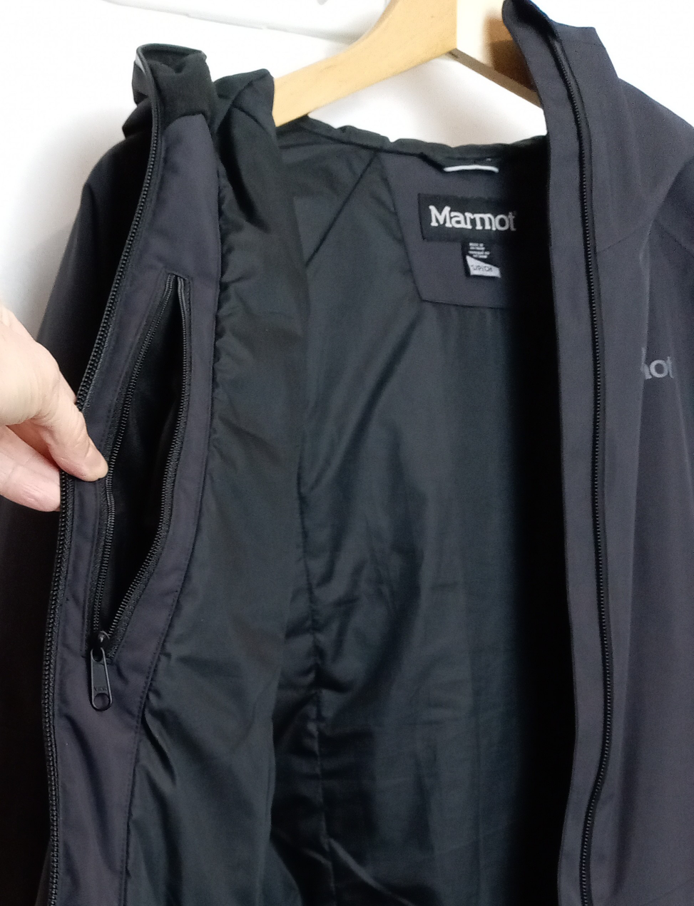 Marmot women's jacket image indicator(2)