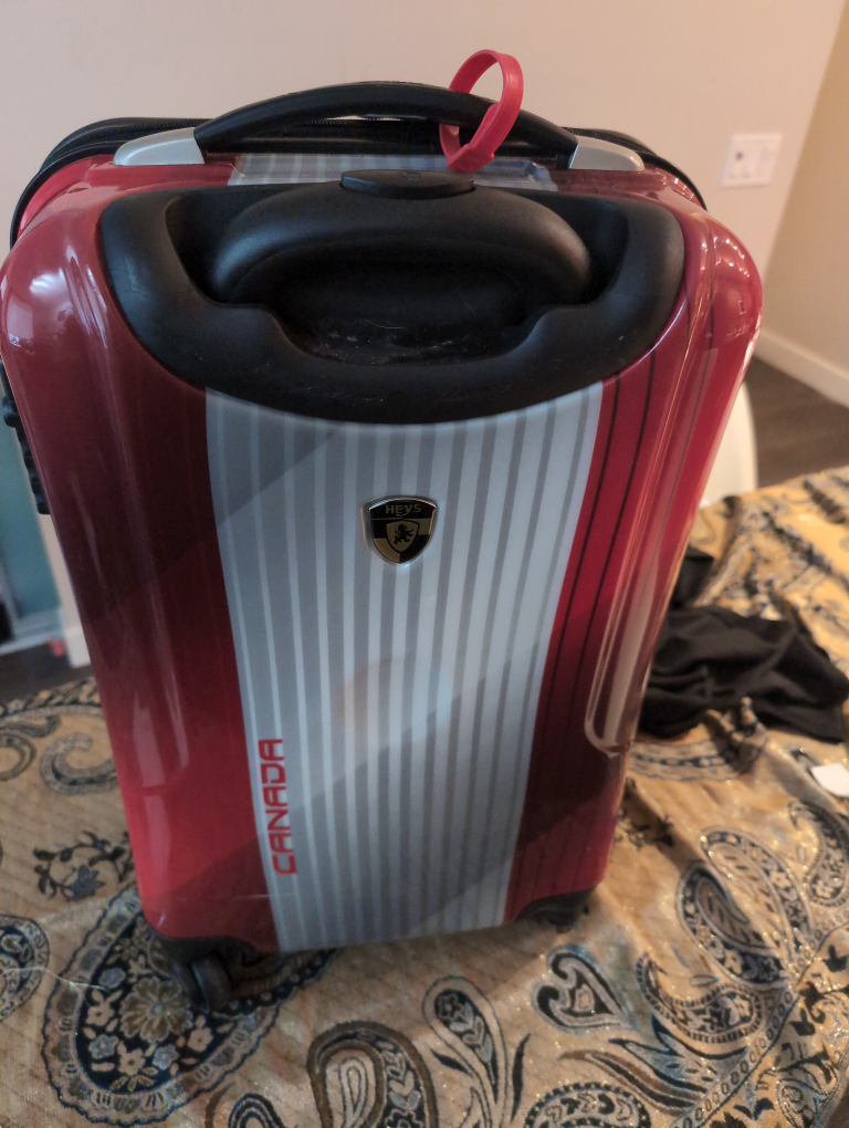 Heys hard travel 24 inch suitcase