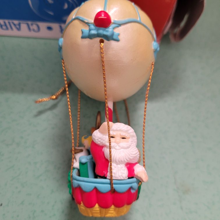 vintage Christmas blimp ornament BINGO image indicator(6)