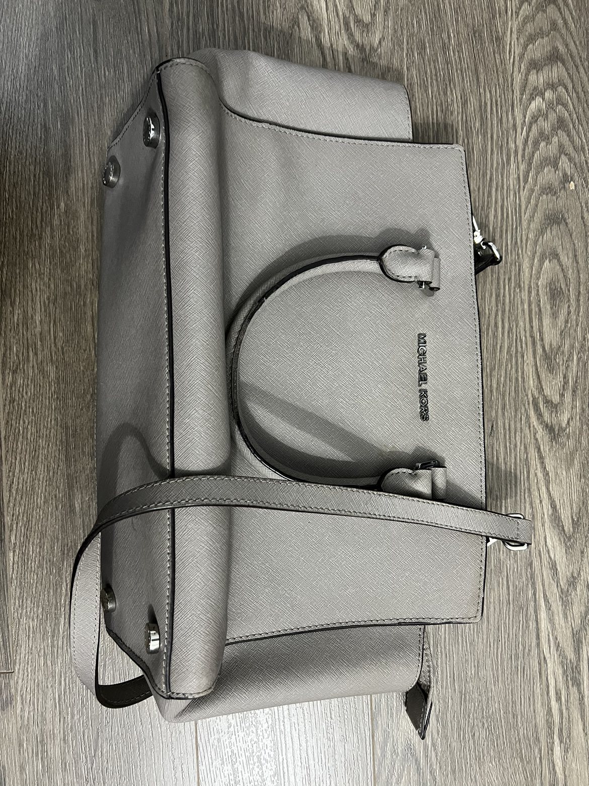 Michael Kors Gray Bag (The main zipper is not working.) thumbnail