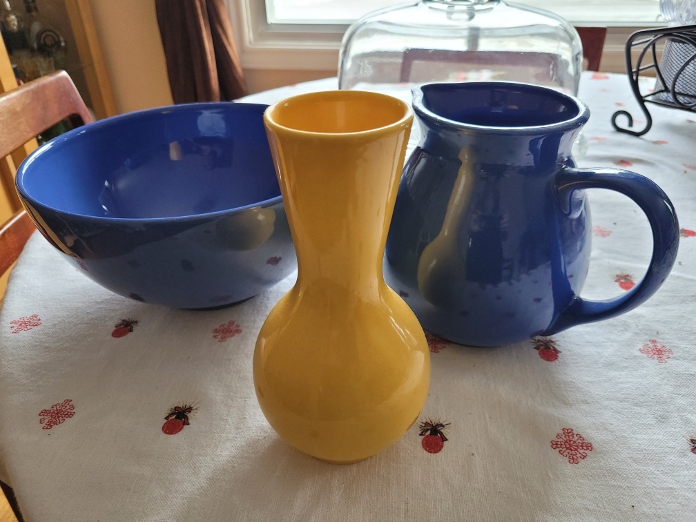 🥕 Bowl, water jug, and vase for $40