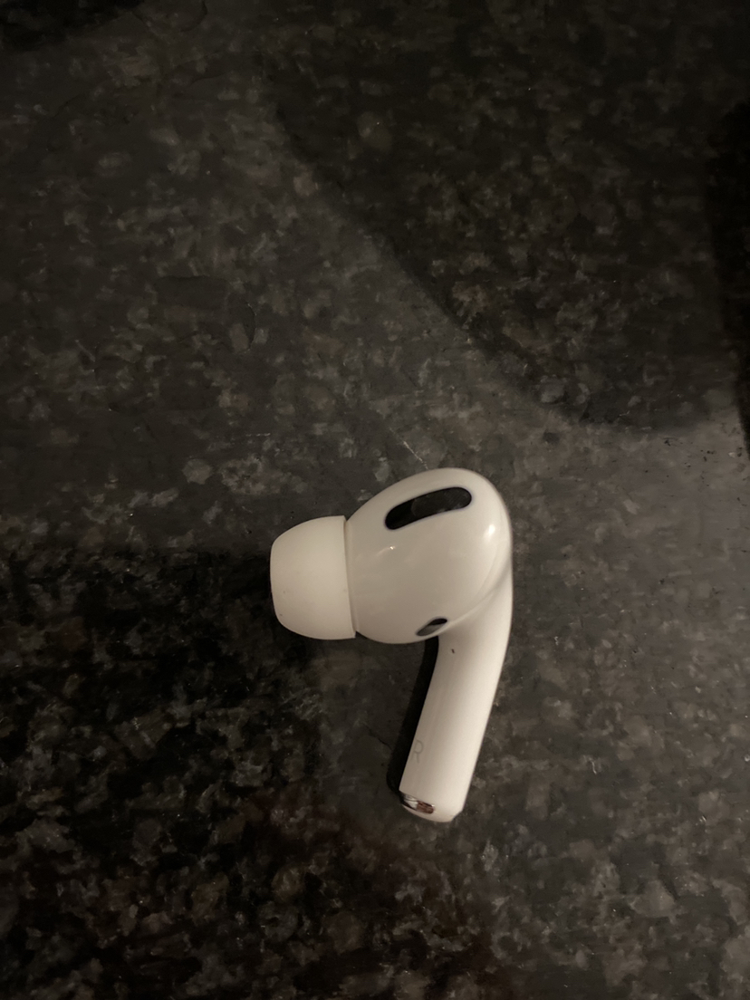 AirPod right side (A2083)