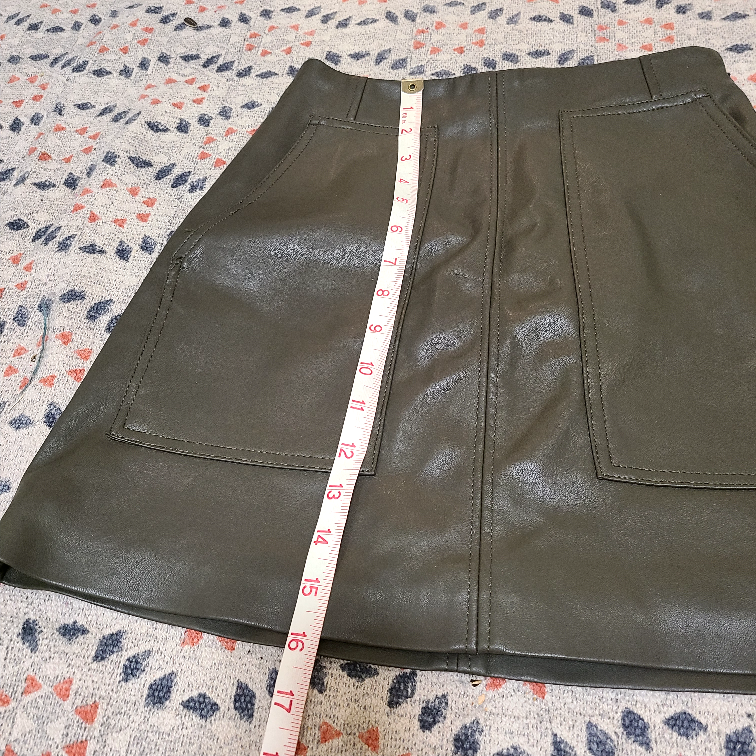 Women’s not real leather H&M skirt image indicator(6)