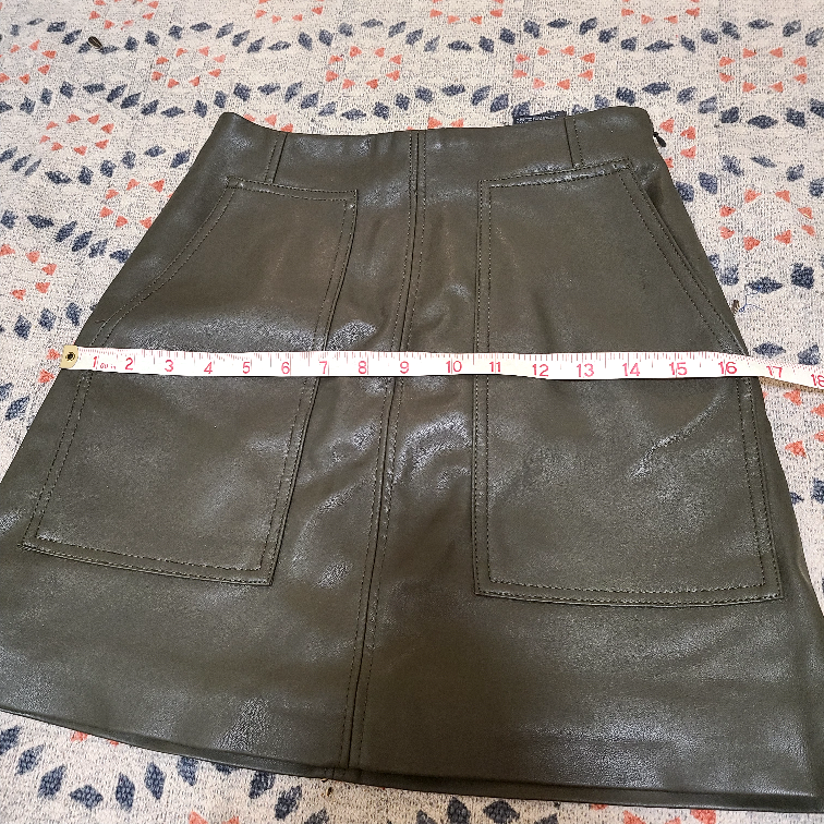 Women’s not real leather H&M skirt image indicator(8)