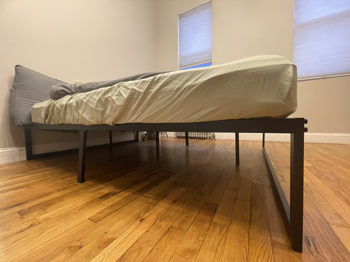 Easy-to-assemble queen sized bed frame - photo 2