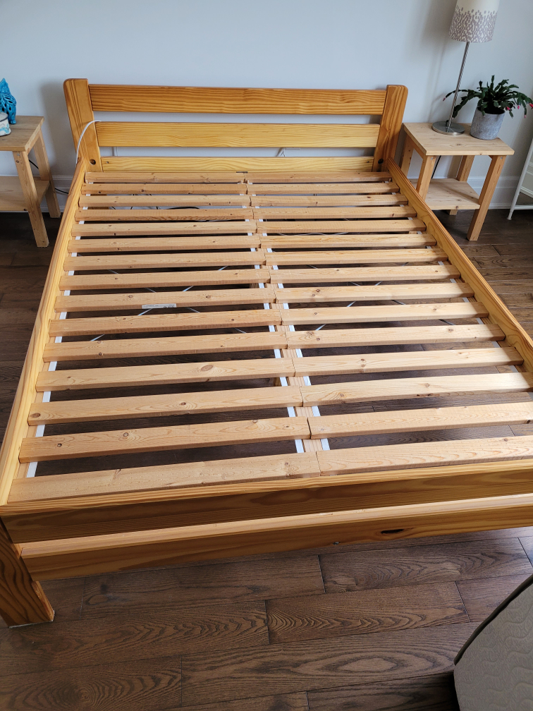Queen size solid wood bed frame -Ikea. - photo 4
