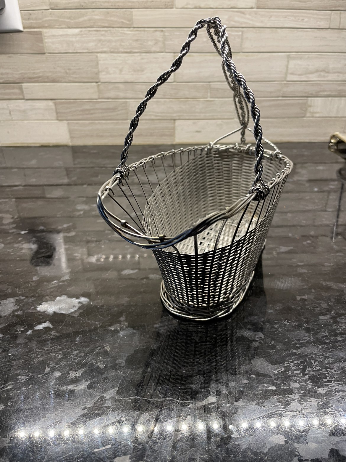 Wine bottle holder/ pourer- metal image indicator(2)