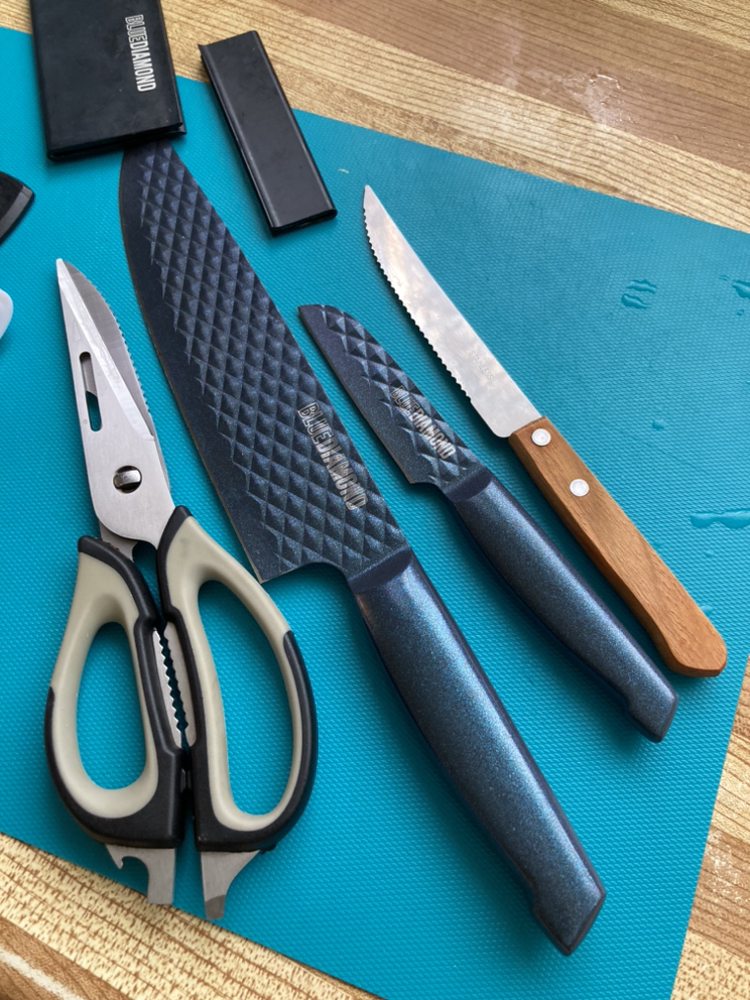 knives and kitchen shears #free thumbnail