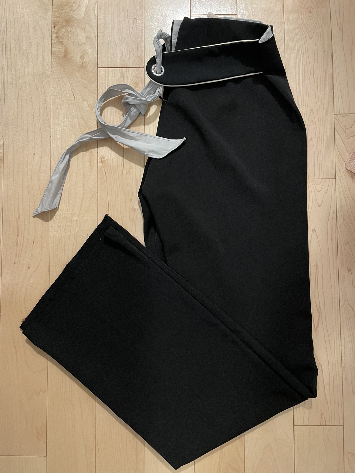 Women’s dress pants - size 4/6 thumbnail
