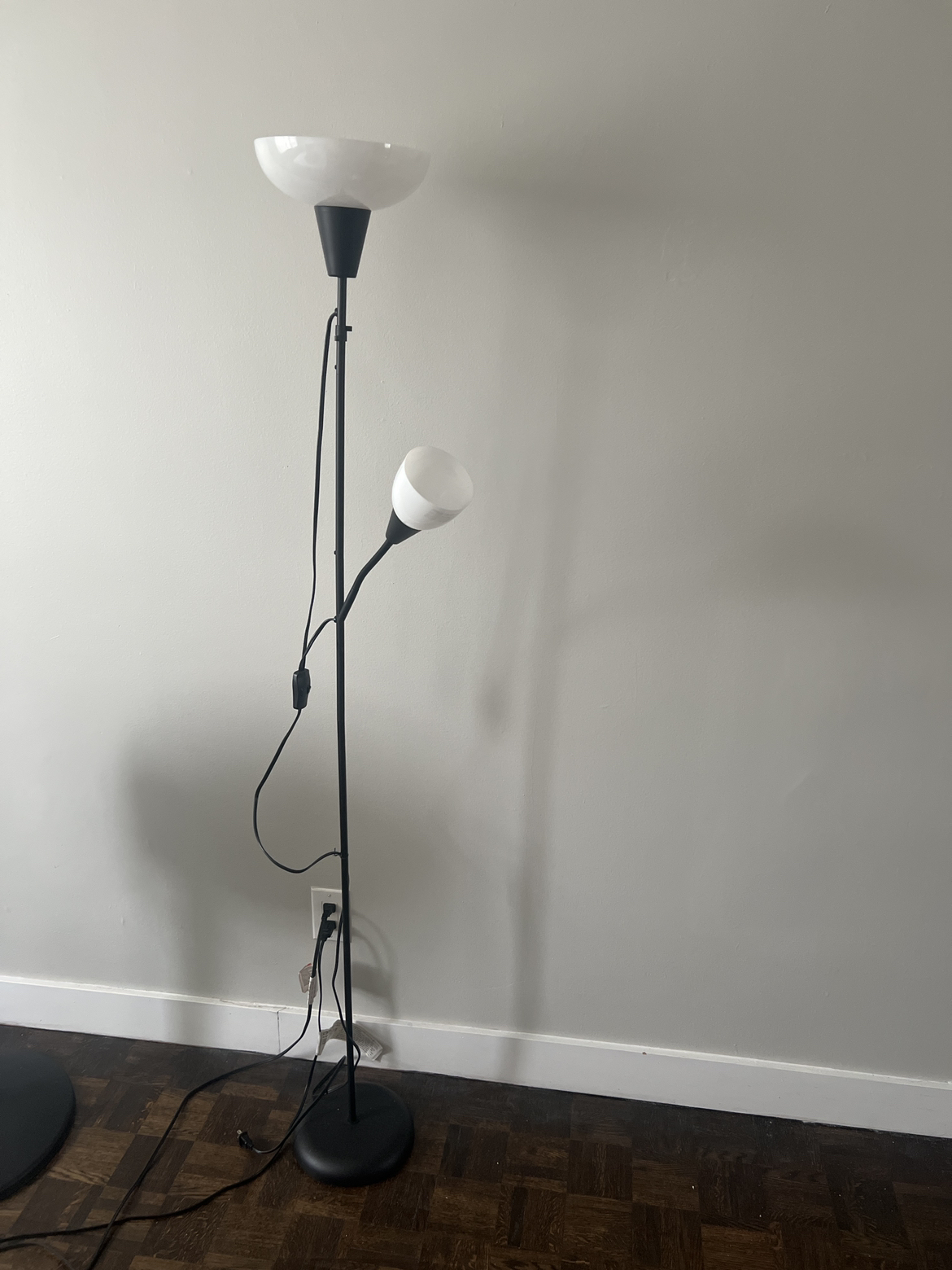 Light Floor uplighter/reading lamp, black/white