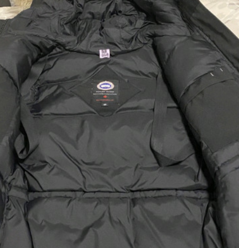 🥕 Montebello Canada Goose Parka In great condition. image indicator(2)
