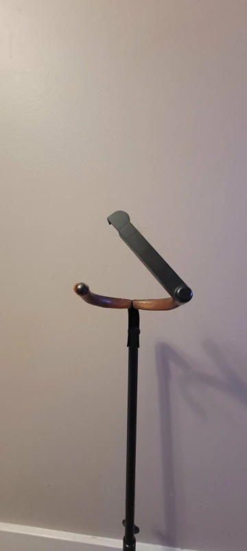 Guitar stand thumbnail