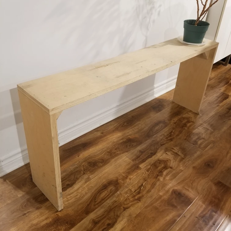 wooden bench