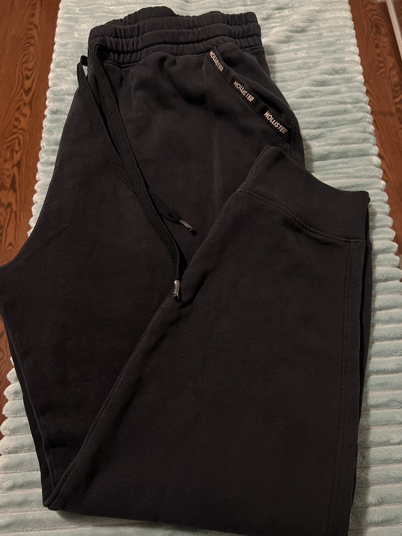 Men’s Bottoms image indicator(2)