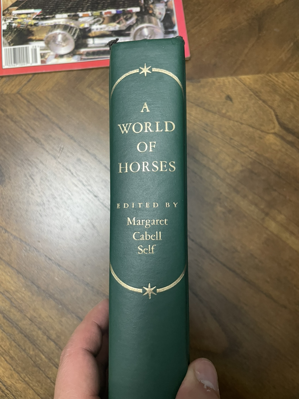 Comic books, magazine, books image indicator(3)