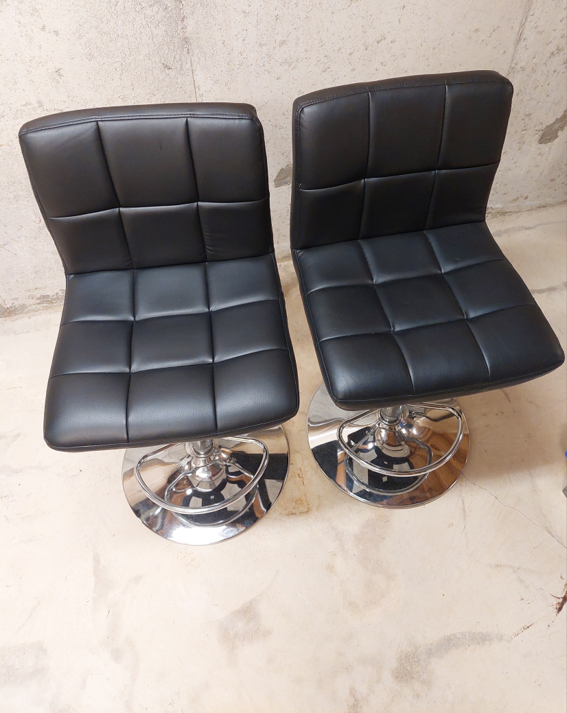 Black leather bar stools × 2