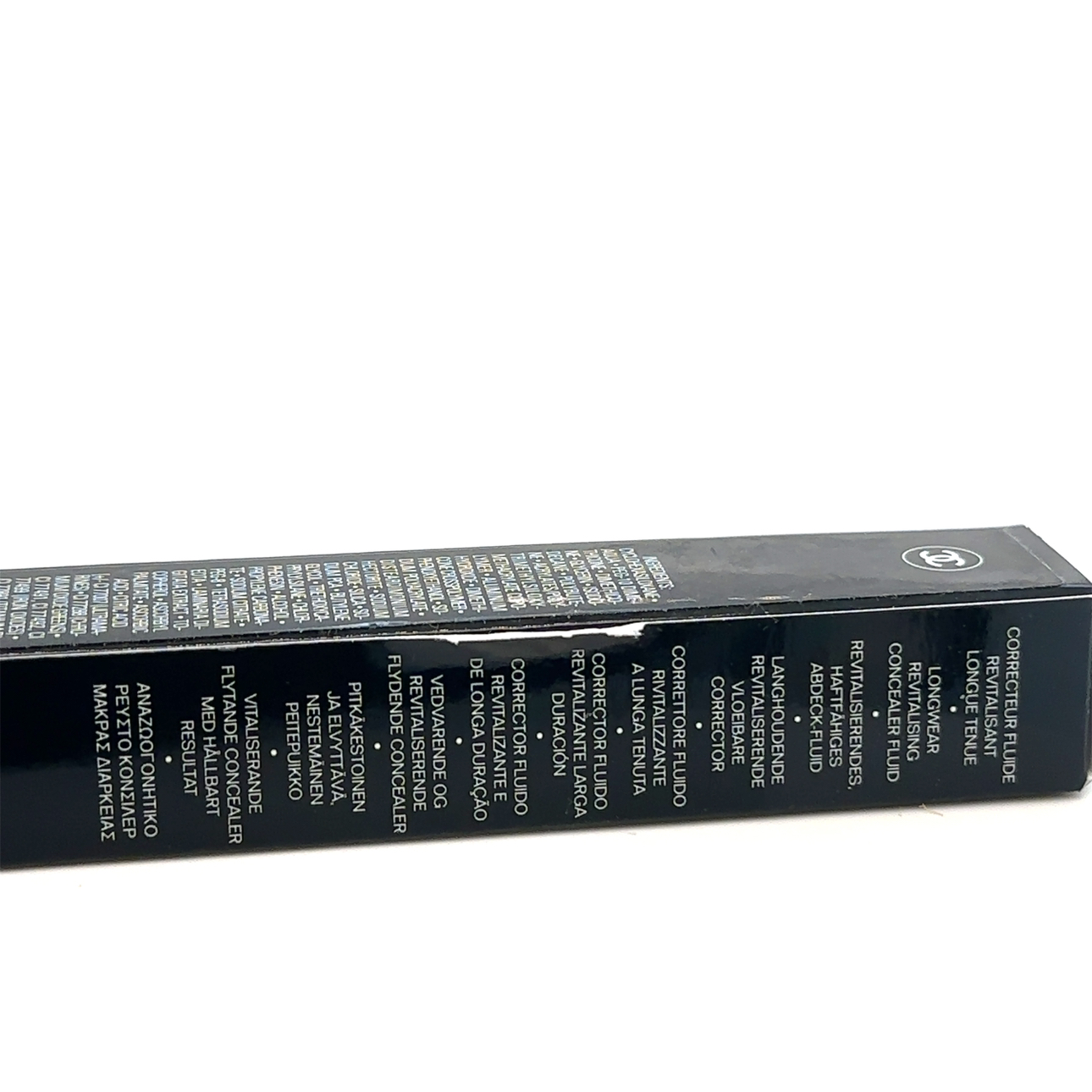 Chanel 40 beige concealer image indicator(2)