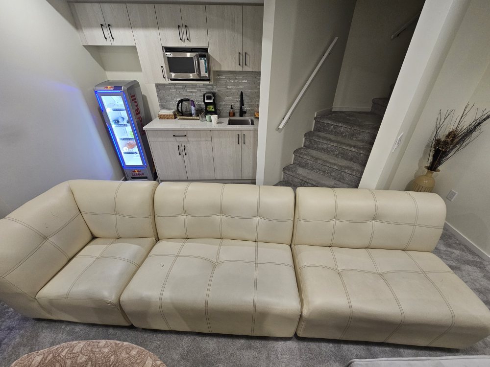 sectional - photo 3