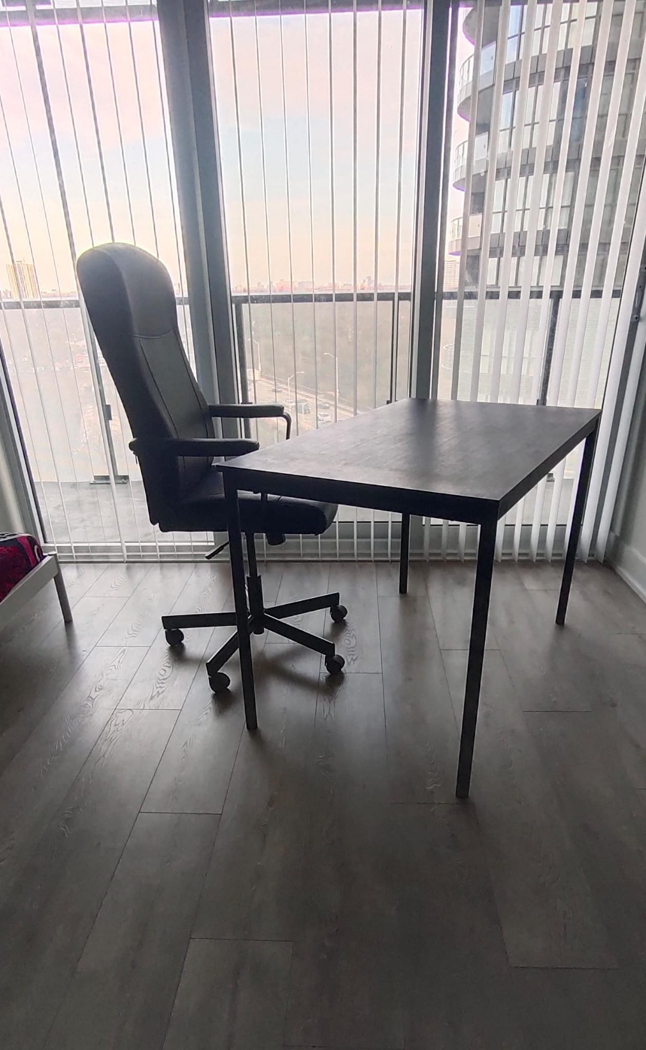 Ikea office chair thumbnail