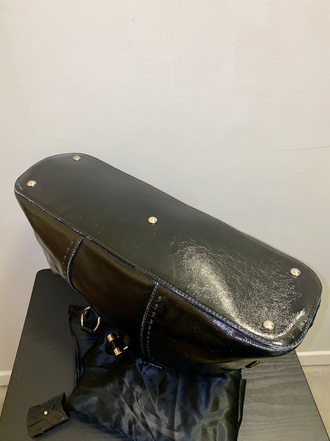 YSL Muse Bag - Patent Leather - Silvertone Hardware image indicator(6)